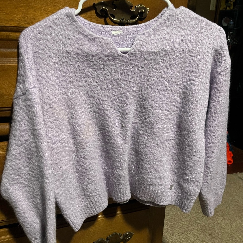 Elegant Lilac V-Neck Sweater